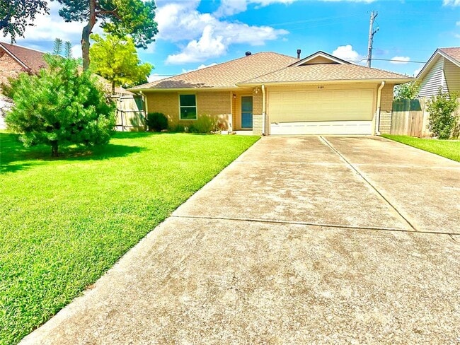 Primary Photo - 9109 NW 101st St