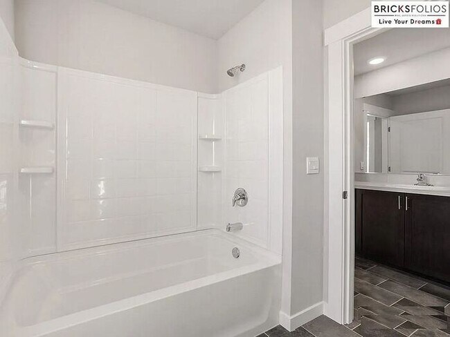 Building Photo - Dream Port Orchard Home in a Desirable Neighborhood!