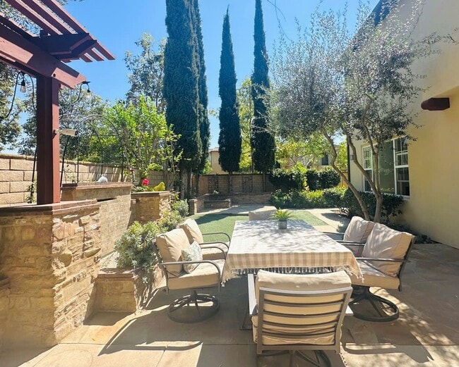 Building Photo - Single House Irvine