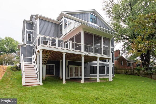 Building Photo - 5615 McLean Dr