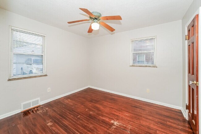 Building Photo - 20231 Crystal Ave