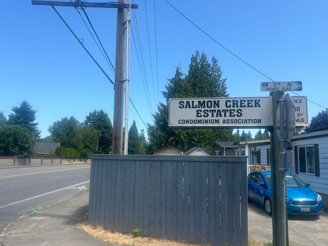 Building Photo - Salmon Creek Condo with Swim, hot tub and ...