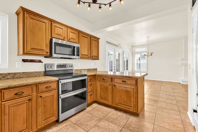 Building Photo - Beautiful 5-Bedroom Home with Private Pool...