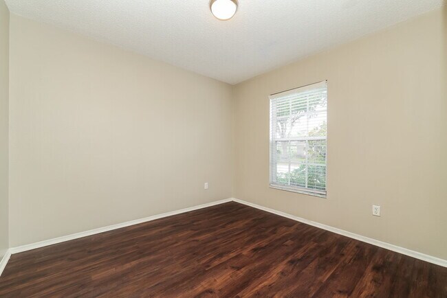 Building Photo - 12420 Dawn Vista Dr