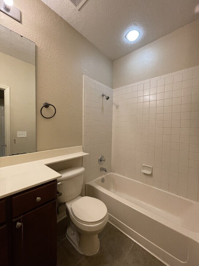Building Photo - Luxurious 3-Bedroom Condo in Panama City, FL with Spacious Layout and Modern Amenities!