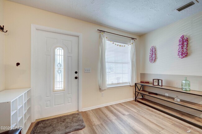Building Photo - 420 Water Oak Cir