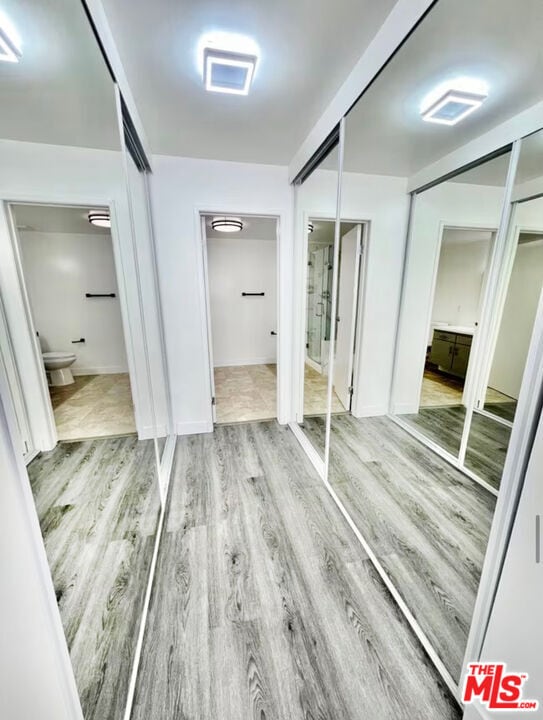 Building Photo - 468 S Roxbury Dr