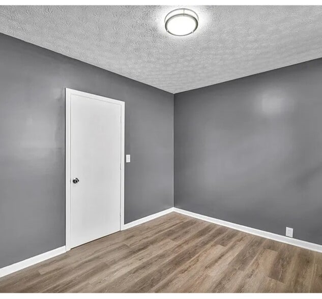 Building Photo - 204 Grove Ave