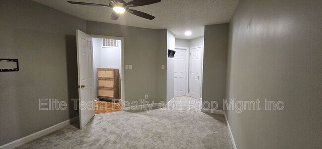 Building Photo - 6039 Gray Gate Ln