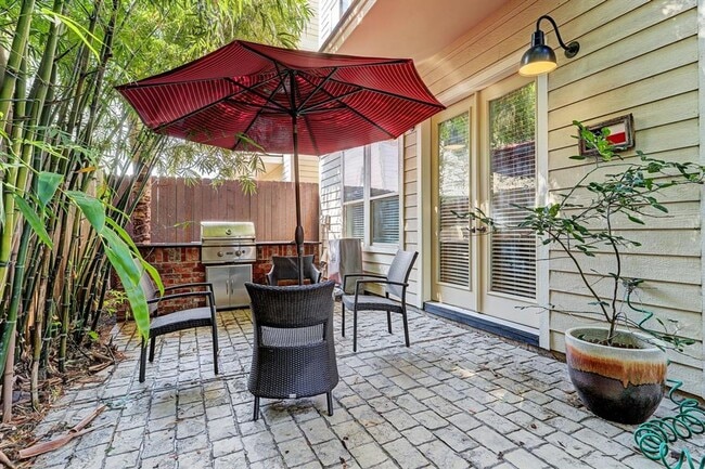 Building Photo - Introducing a remarkable property with a r...