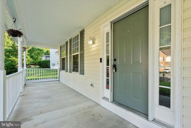 Building Photo - 2230 Community Dr