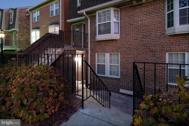 Primary Photo - 3844 Chesterwood Dr