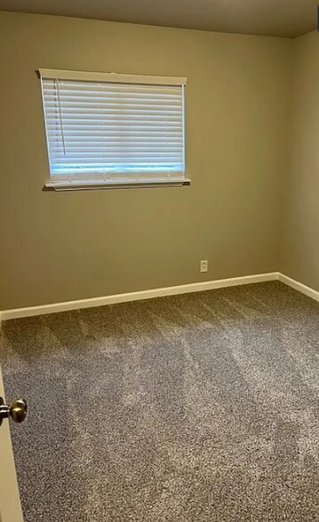 Building Photo - 8853 Lawrence Dr SE