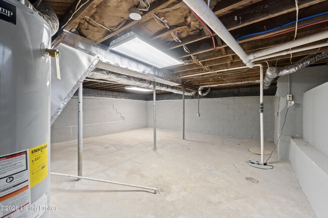 Building Photo - 1710 Pershing Ave