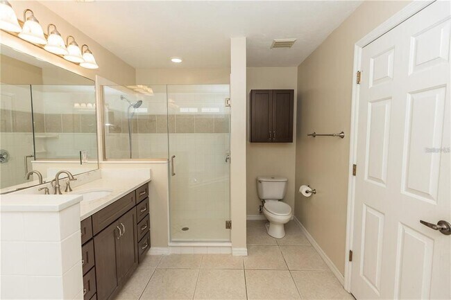 Building Photo - 12 Peruvian Ln