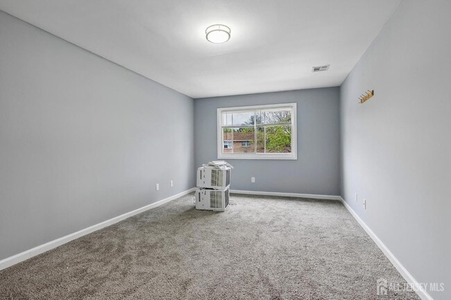 Building Photo - 396 College Dr