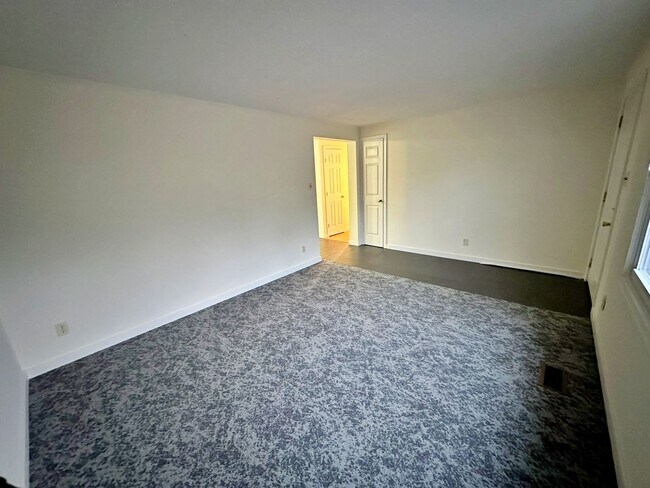 Building Photo - Renovated Rancher with 3 Bedrooms & 2 Baths!