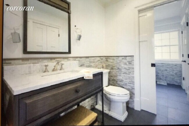 Building Photo - 2782 Montauk Hwy