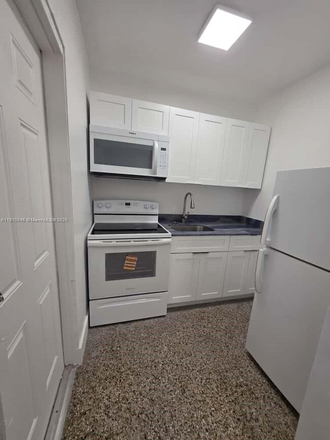 Primary Photo - 1948 Fillmore St