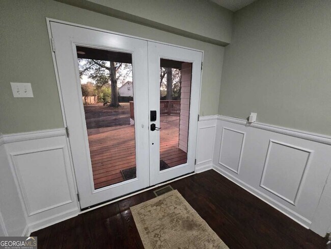 Building Photo - 402 Meriwether St