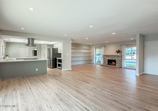 Building Photo - 1251 Buckingham Dr