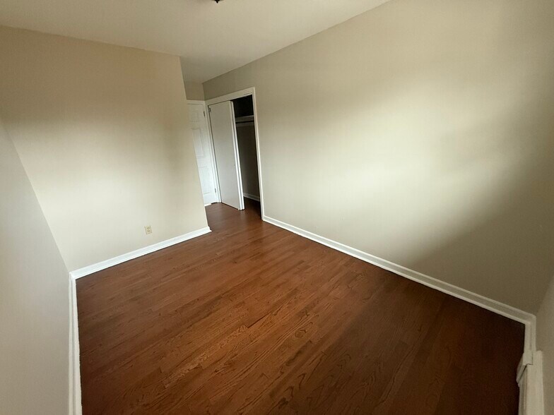 Building Photo - 607 1st Ave