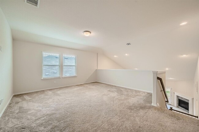 Building Photo - 303 Duroc Dr