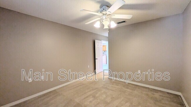 Building Photo - 7889 Stonebrook Dr