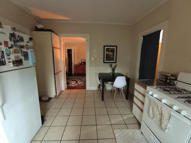 Building Photo - 1032 Curran St NW