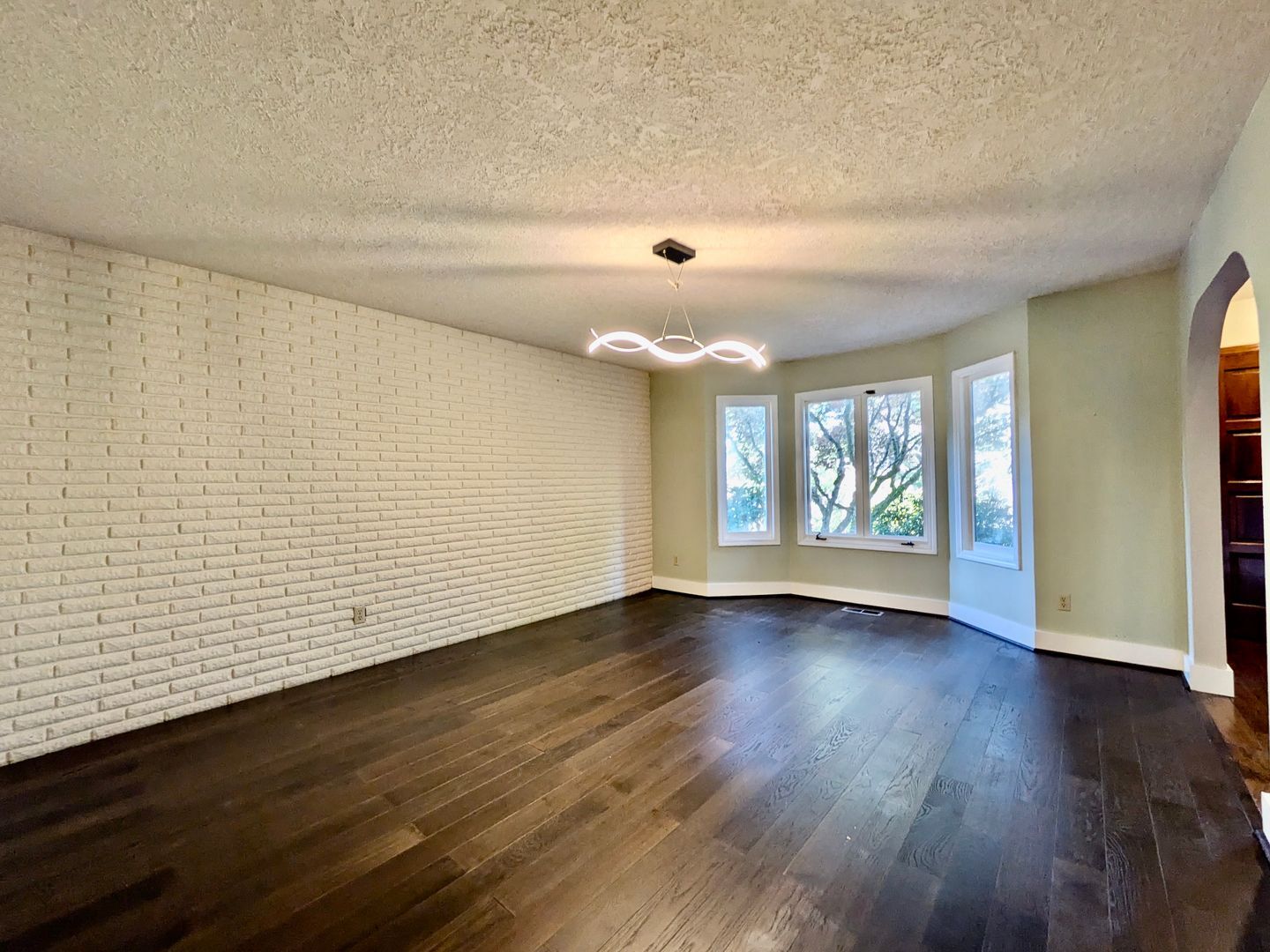 Building Photo - 18132 Westview Dr