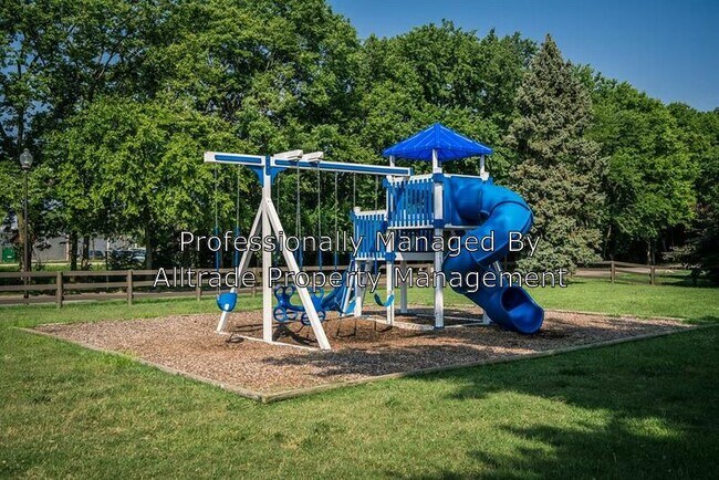 Building Photo - 9401 Doral Ct