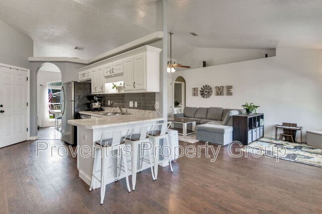 Building Photo - 3661 London Rd