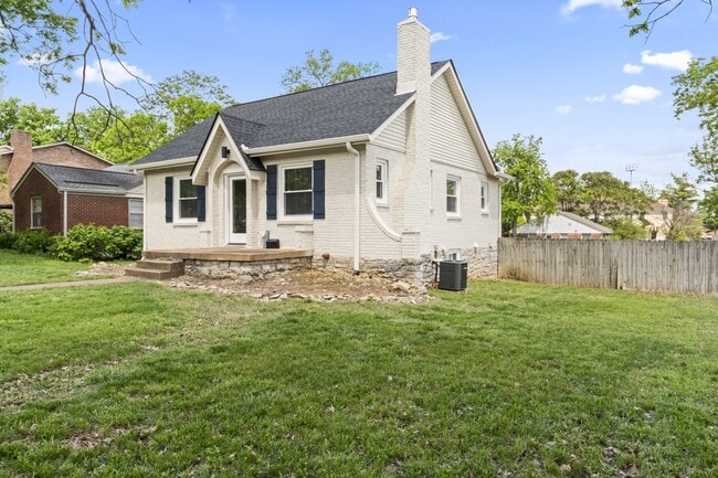Primary Photo - 2600 Belcourt Ave
