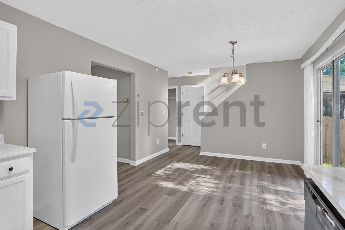 Building Photo - Unit