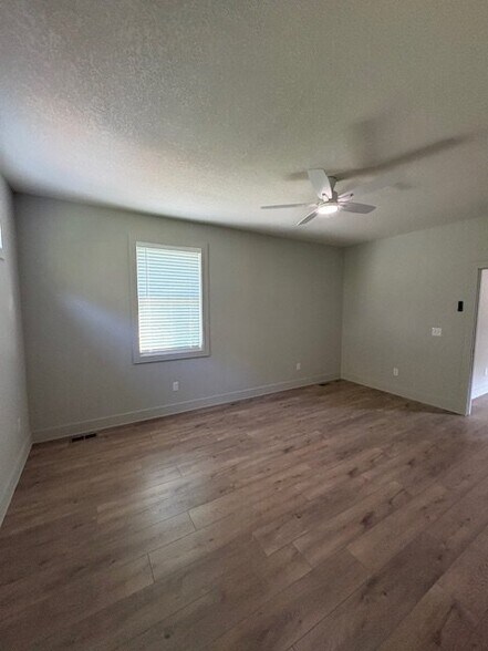 Building Photo - 209 Summit Rd