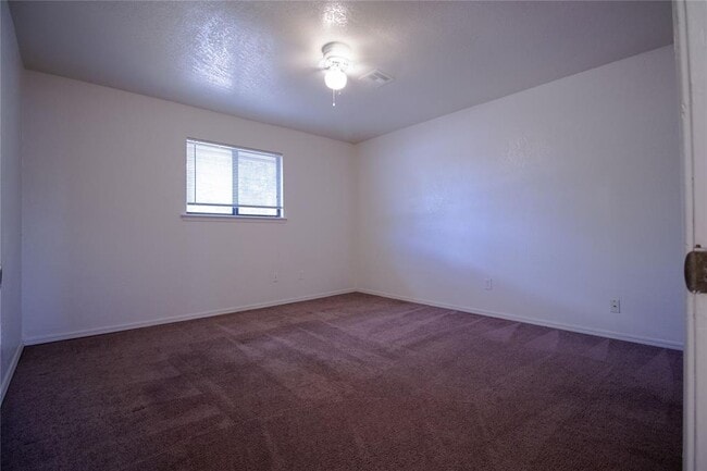 Building Photo - 2204 Lafayette Dr