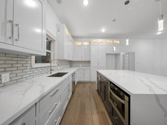 Building Photo - 1209 Tabor St