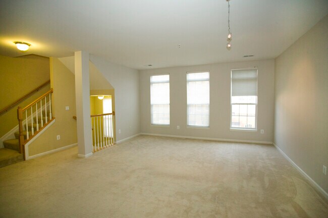 Building Photo - 42243 Black Rock Ter