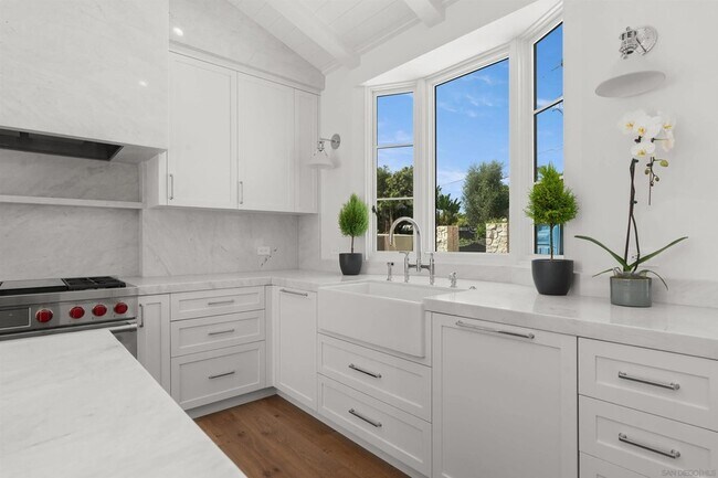 Building Photo - 461 Zuni Dr