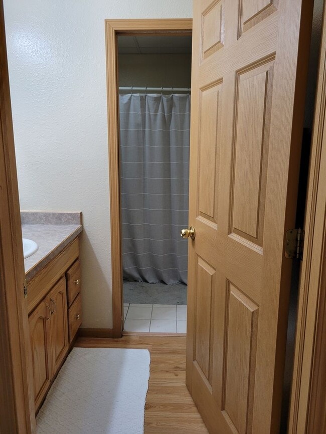 Building Photo - 5 Bedroom Duplex Unit