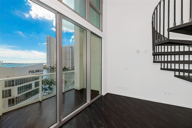 Building Photo - 300 S Biscayne Blvd
