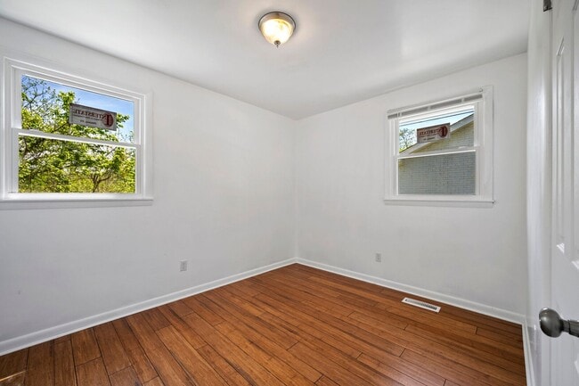 Building Photo - 4758 Trenton Dr