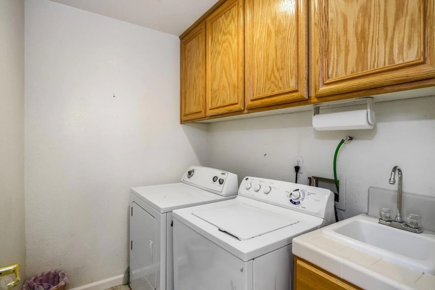 Building Photo - 4287 Windsong Dr