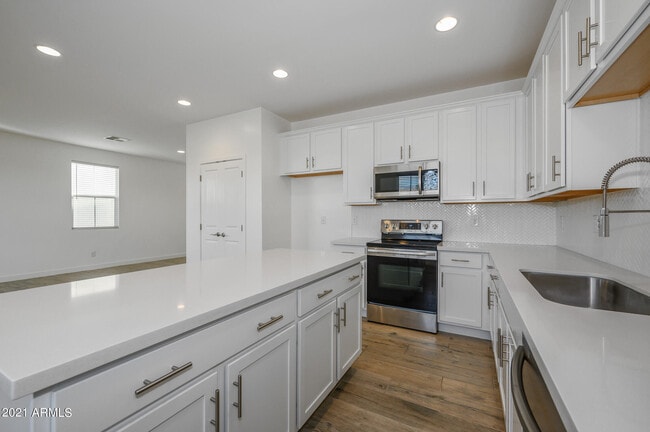 Building Photo - 9517 E Talon Ave