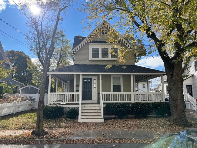 Primary Photo - 21 Hawthorn Ave