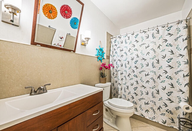 Building Photo - 1242 Wyndcliff Dr