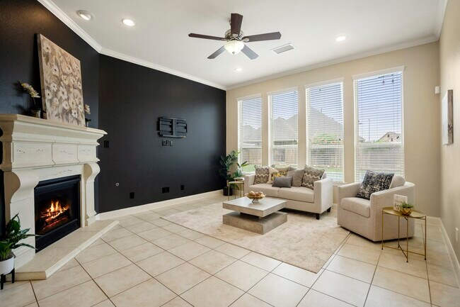 Building Photo - 22310 Taren Ct