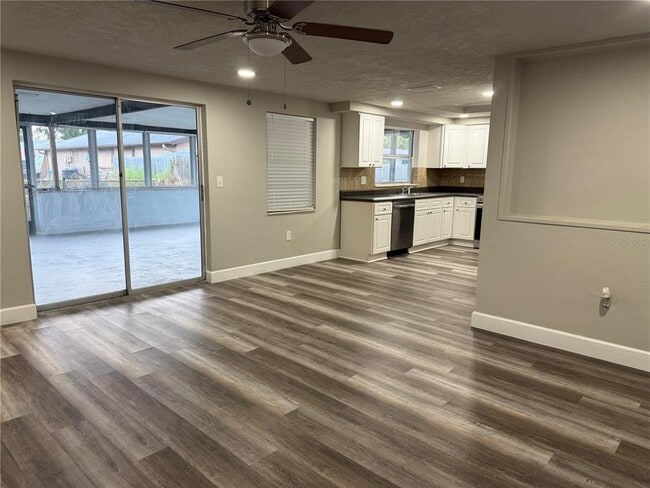 Building Photo - 7104 Ingleside Dr