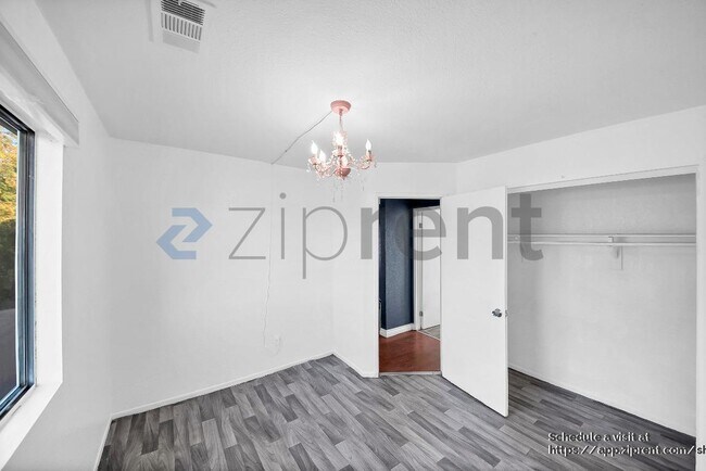 Building Photo - 1300 Mt Diablo St