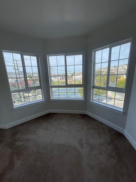 bedroom 1 - 432 Russia Ave